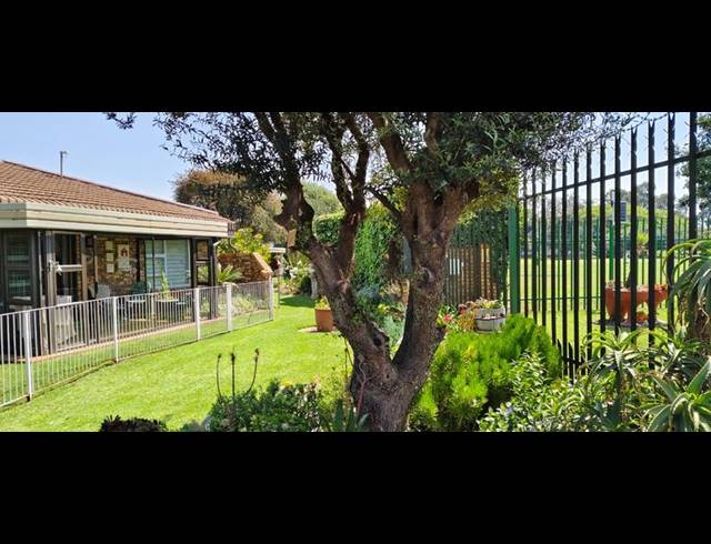 2 BEDROOM SIMPLEX FOR SALE IN NORTON PARK